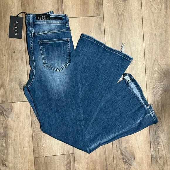 Risen Vintage Washed Flare Jeans 31 / 13 NWT - Picture 3 of 4